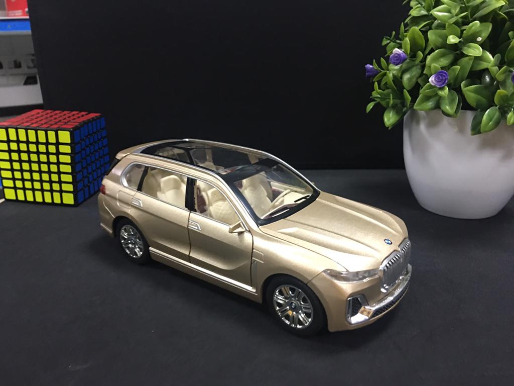 SP005769 [Chezhi] BMW X7 124 [Gold]