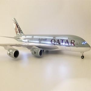 Mô hình máy bay Qatar Airlines A380 47 cm có đèn led bánh xe