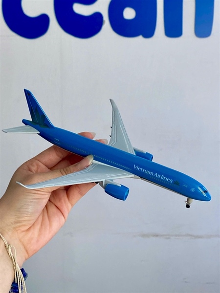 Mô hình máy bay Vietnam Airlines B787 20cm - Kim loại
