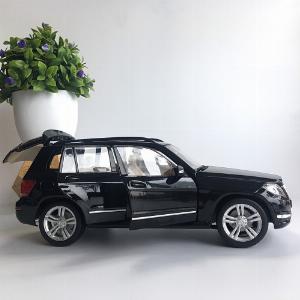 Mô hình xe Mercedes GLK 1:18 cao cấp [Black]