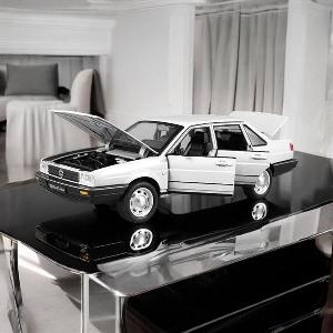 Mô hình xe ô tô cổ Volkswagen Santana 1:24 cao cấp