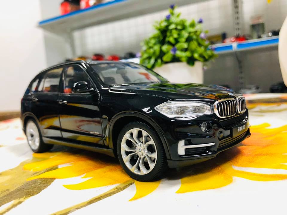 Mô hình xe BMW X5 1:24 [Black] - [WELLY] 