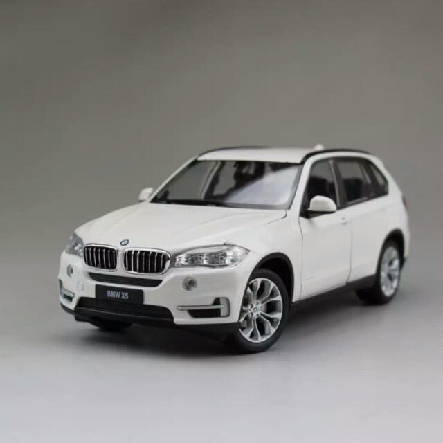 Mô hình xe BMW X5 1:24 [White] - [WELLY]