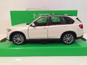 Mô hình xe BMW X5 1:24 [White] - [WELLY]