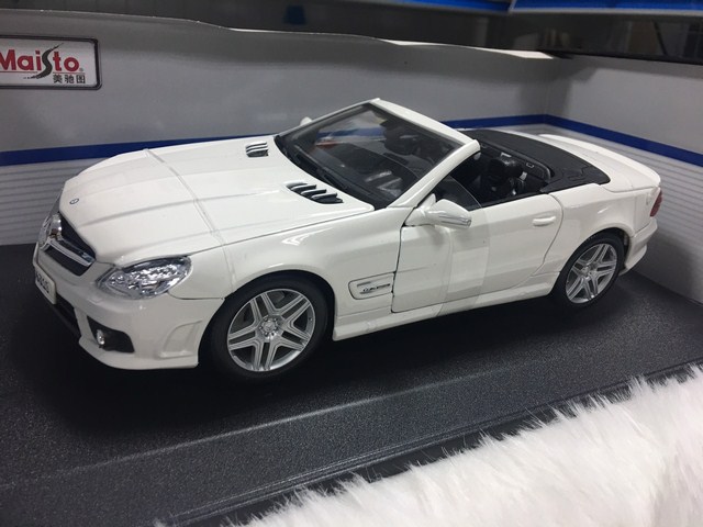 SP005480 - [Maisto] Mercedes SL63 AMG Convertible 1:18 [White] - Mui trần