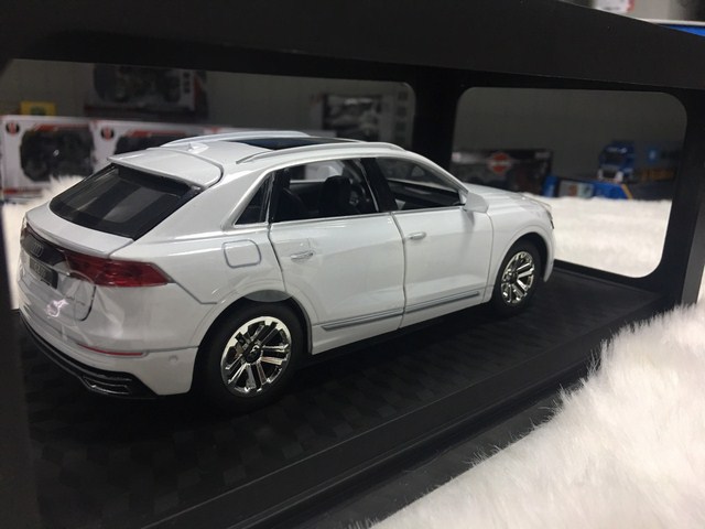 SP005162 -[CheZhi] Audi Q8 [White]