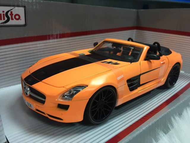 SP005069 - [Maisto] Mercedes-Benz SLS AMG Convertible Edition [Orange] - Mui trần