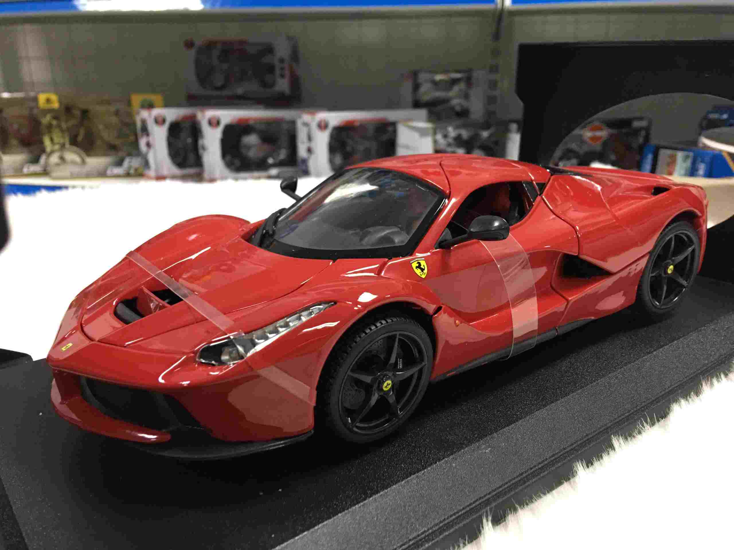 SP005477 - [Burago] Ferrari LAFA Laferrari 118 [Red]