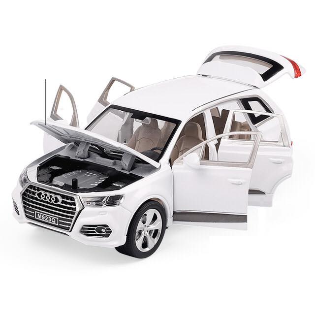 Mô hình xe Audi Q7 1:24 [White] - [XLG]  SP004840 
