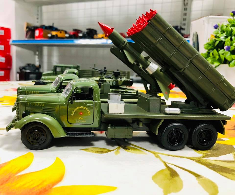 Mô hình xe quân sự Army 831-E rocket car 1:32 [Green] - Xe chở tên lửa