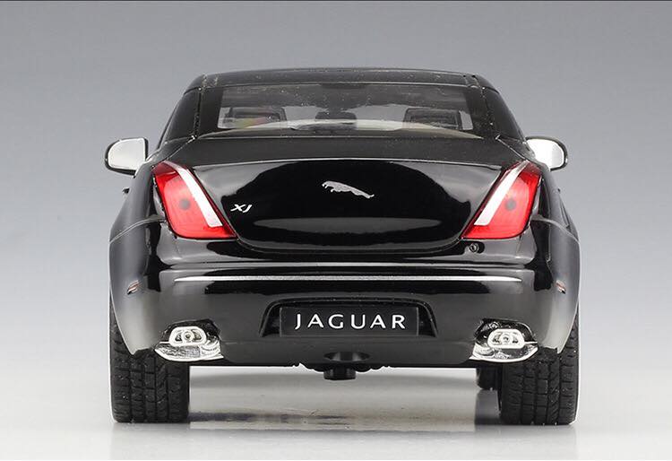 Mô hình xe Jaguar JAGUAR XJ 1:24 [Black]