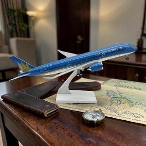 Mô Hình Máy Bay Vietnam Airlines Airbus A350 32cm Có Bánh Xe Chính Hãng - Mô Hình Máy Bay Kim Loại Cao Cấp Sưu Tầm