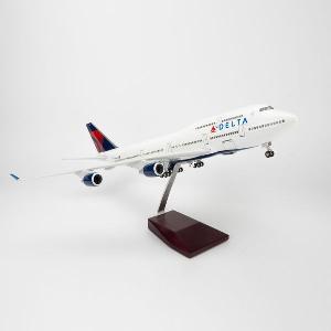 Mô Hình Máy Bay Delta Boeing B747 47cm Có Đèn LED Bánh Xe - Mô Hình Hàng Không Cao Cấp Sưu Tầm