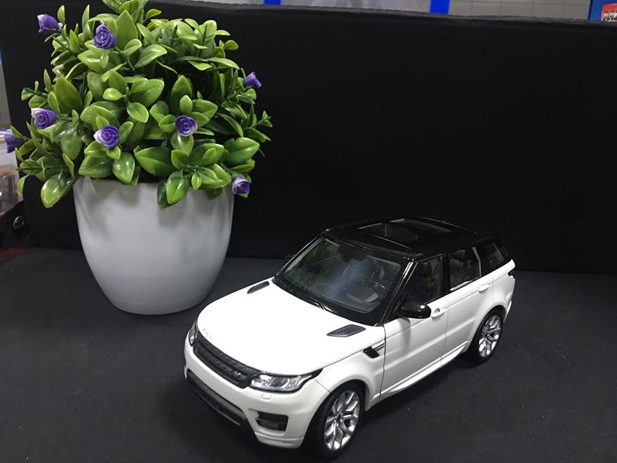 SP004185 [WELLY] Land Rover Range Rover UV Sport 124 [White]